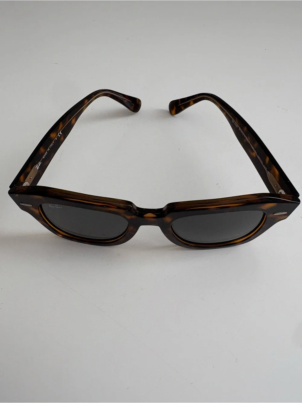 Ray-Ban RB2186 STATE STREET Sunglasses